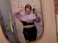 femoid Adlı Modelin Çevrimdışı Sohbet Odası