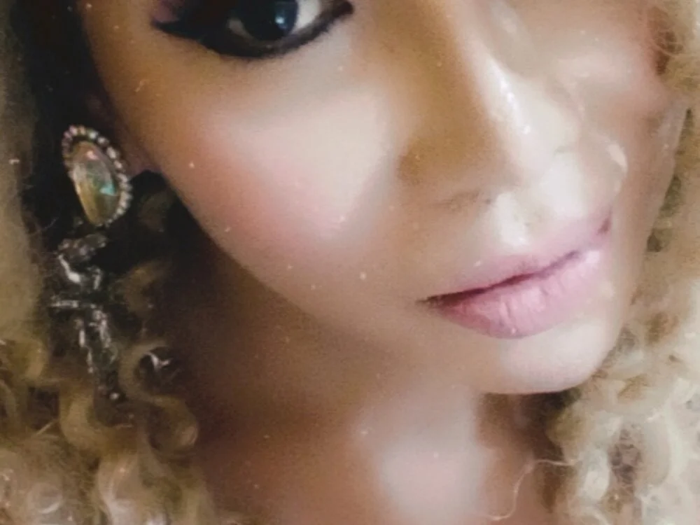 QueenFukelya offline XXX-chat