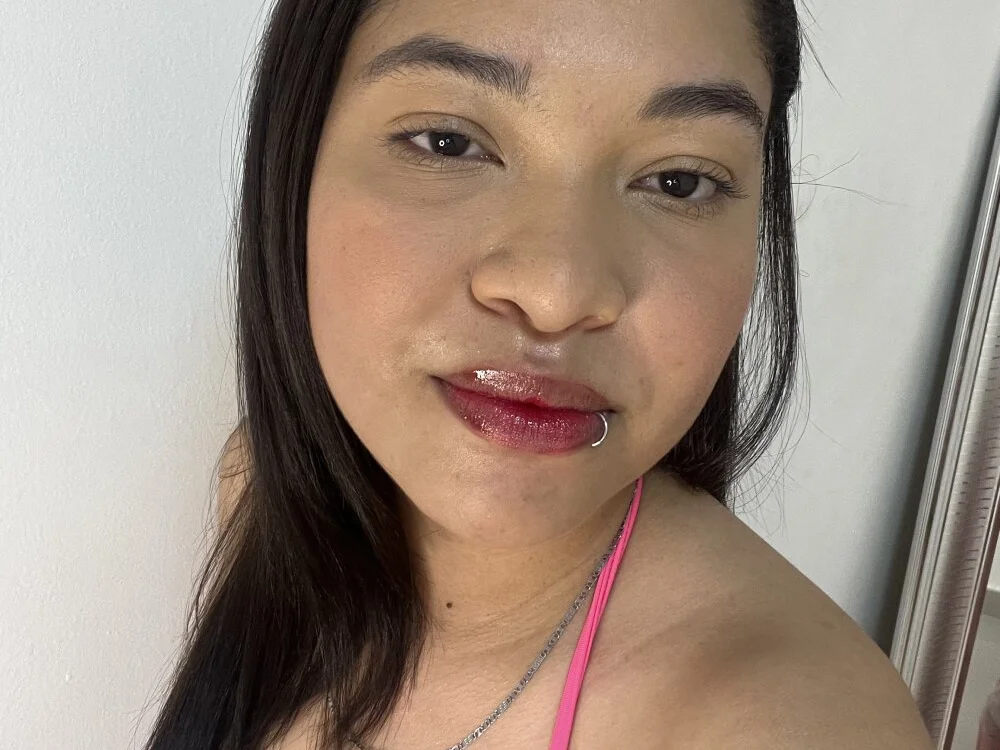 Yenessi_Urrutia's Offline XXX Chat