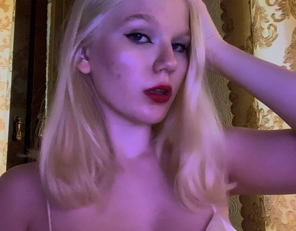 LynellMahe Chat XXX Ngoại tuyến