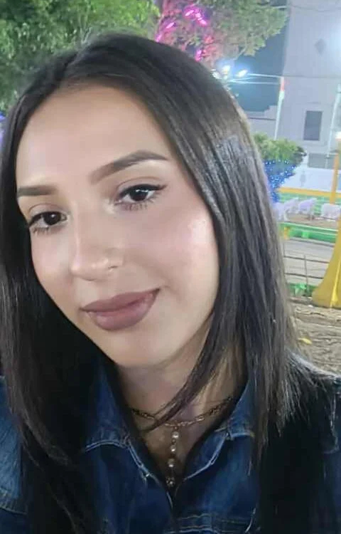 Naailaa00's Offline Chat Room