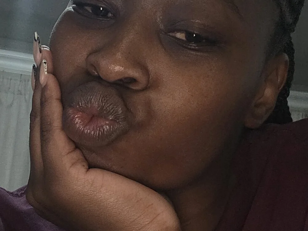 Zee_Online Chat XXX offline