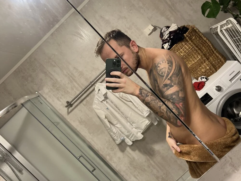 thehornyguy97 অফলাইন XXX চ্যাট