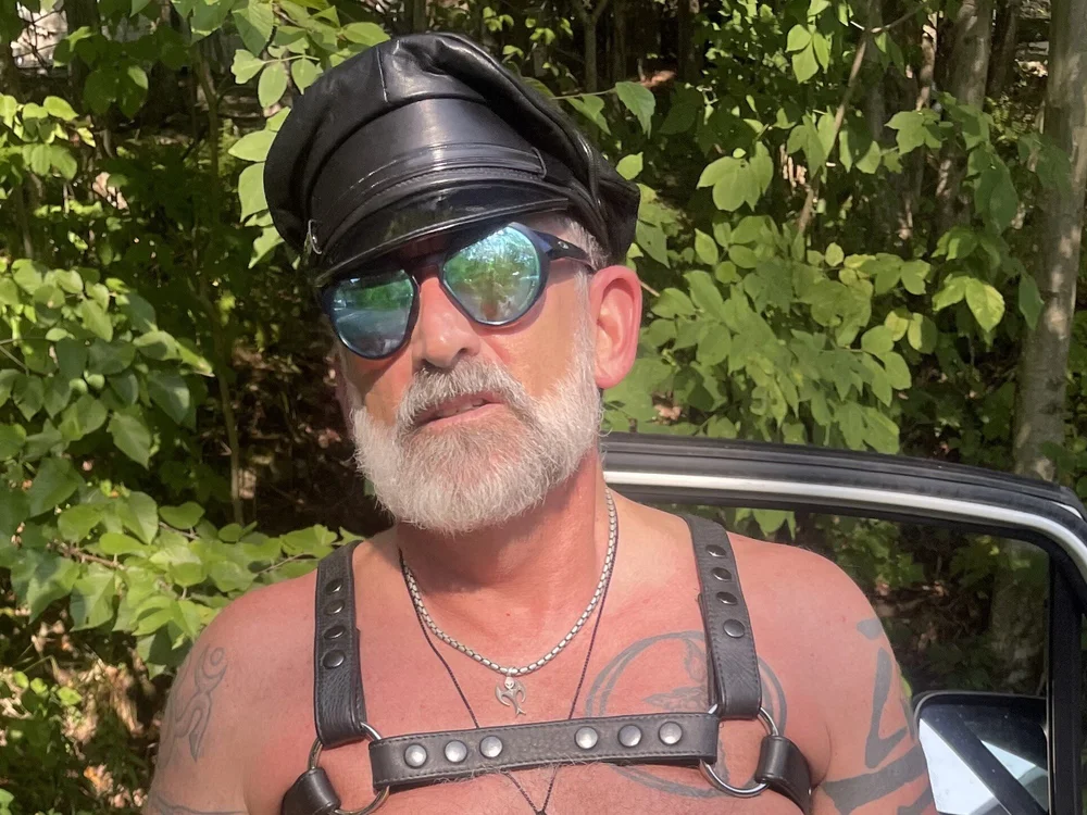 FFunKinkPigDad offline chatrum