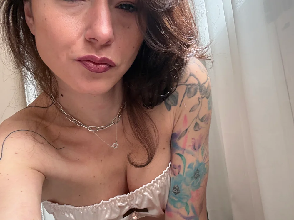 liubae Offline XXX Chat