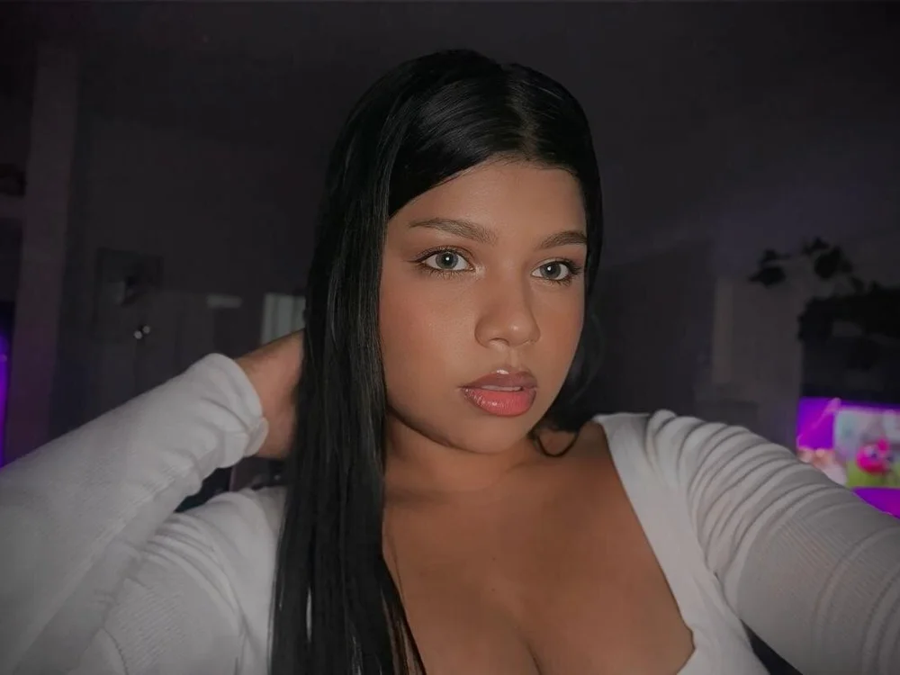 Im_Naomi_ offline chatrum