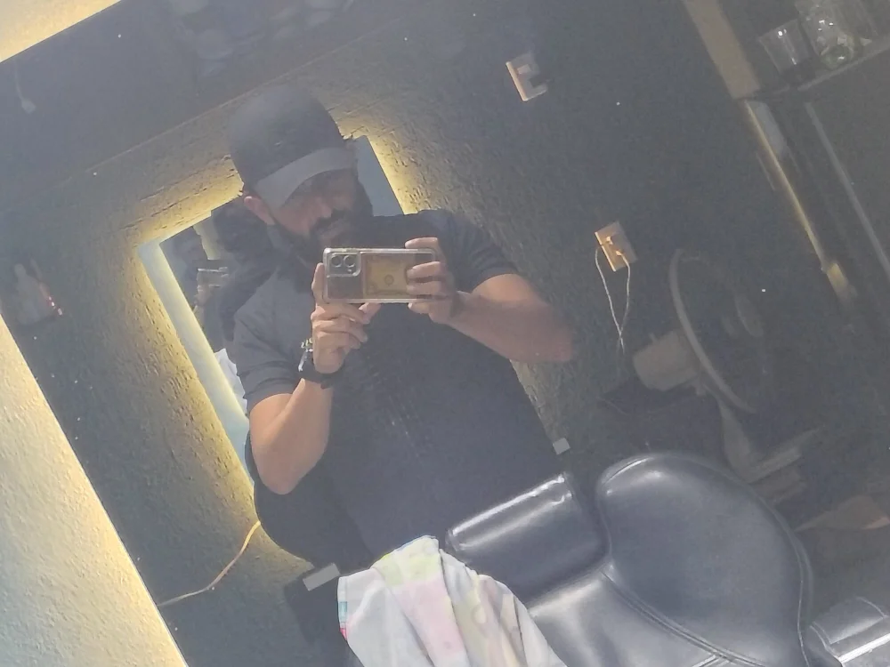 Oscarpalacios23 Offline XXX-chat