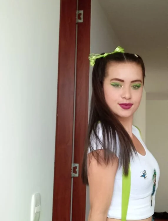 CathyMoss offline XXX-chat