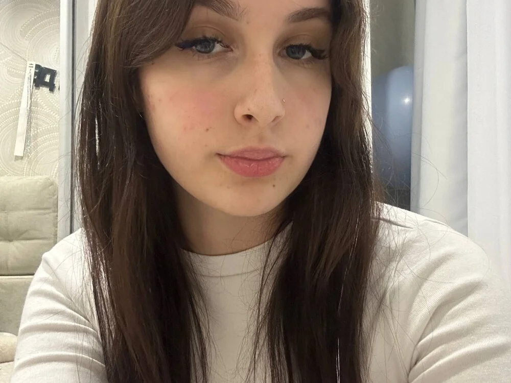 AriaMeire Offline XXX-Chat