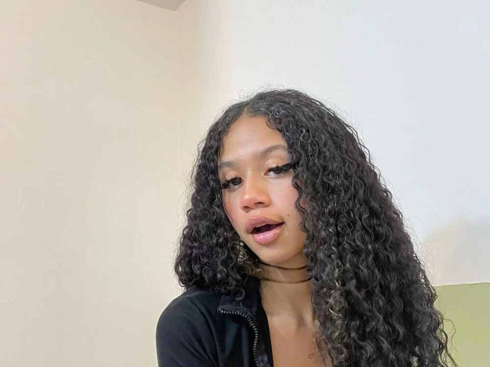 Lia_11_のオフラインXXXチャット