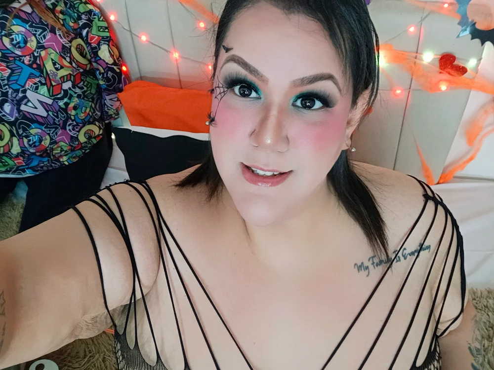 GiannaMorrys Chat XXX Ngoại tuyến