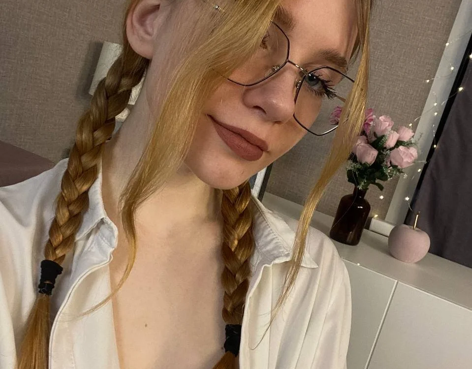 MoIIyredhead's Offline Chat Room