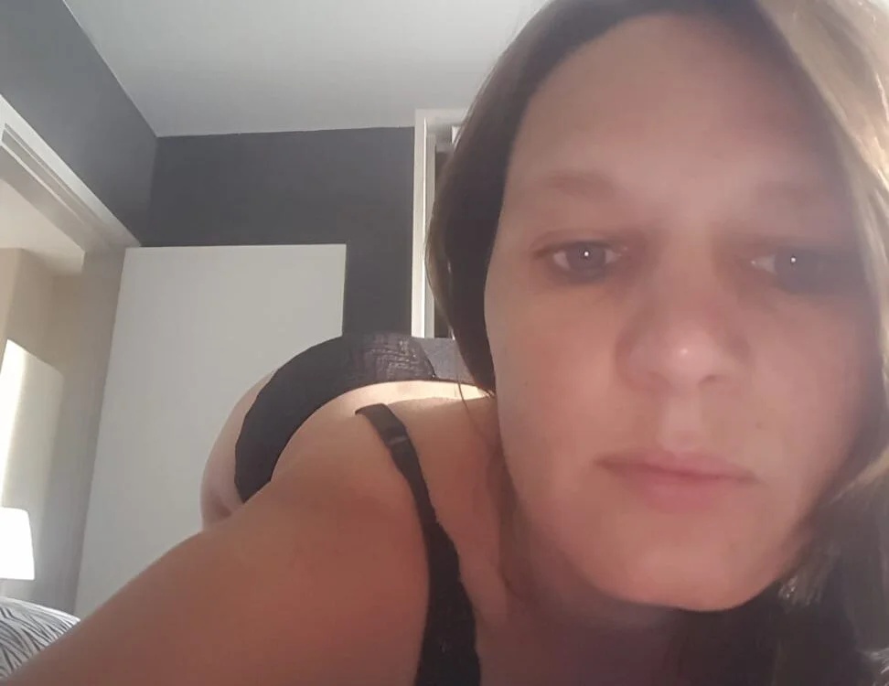 Liekeprestige40: офлайн-секс-чат