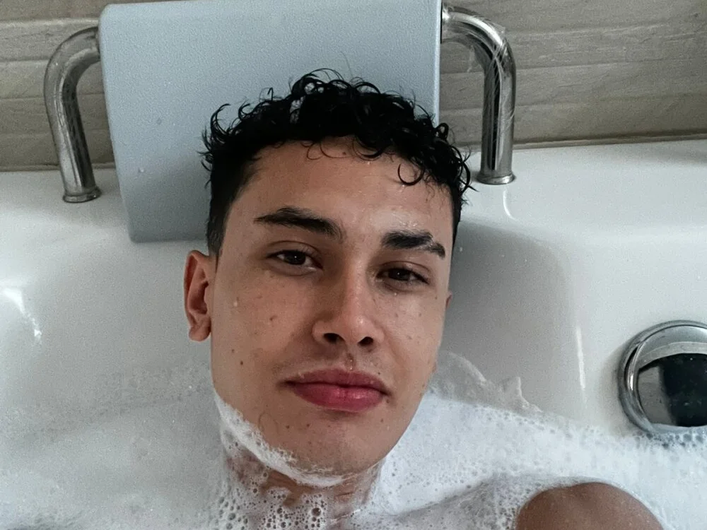 Sam_Donovann Offline XXX chat