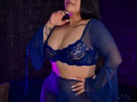 Модель Sweeetcurvyx