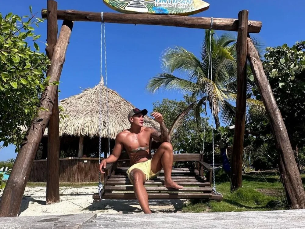 Aron_BoltのオフラインXXXチャット