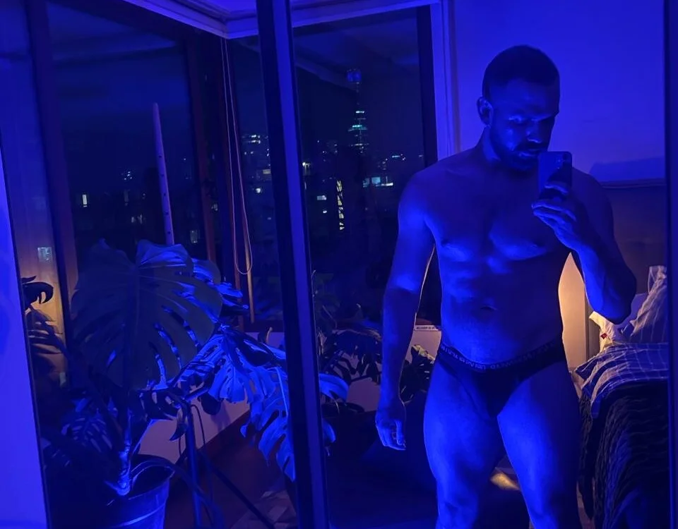 AlejandroFierroxxx's Offline XXX Chat