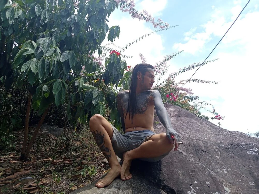 ink_u_buzz Offline XXX Chat