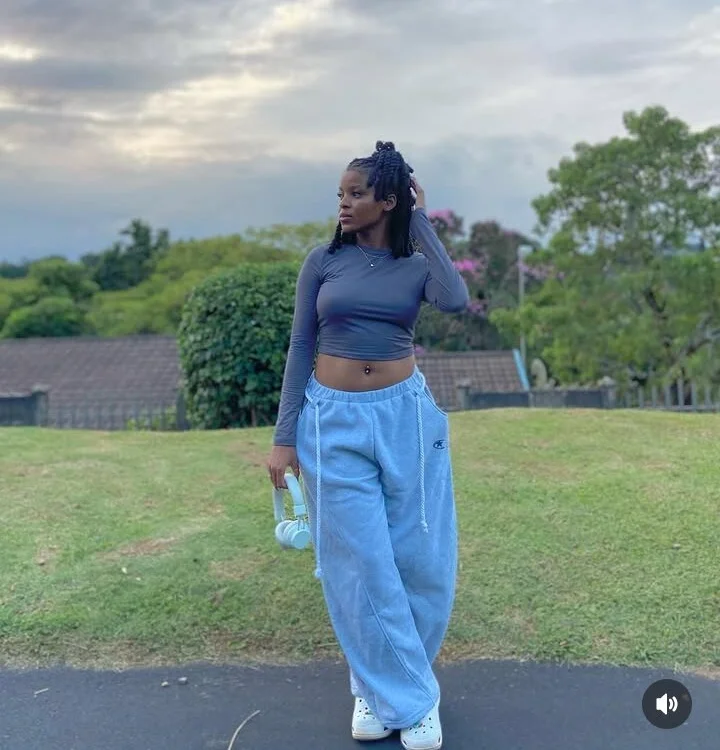 Short-V Obrolan XXX Offline