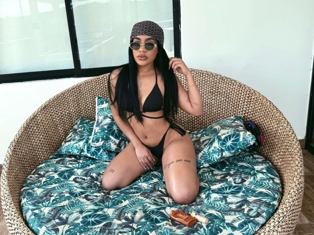 แชท XXX ออฟไลน์ของ biolet_doll