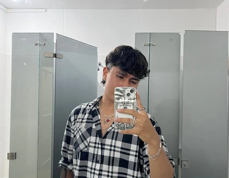 Jonnie-rodriguezn Offline XXX chat