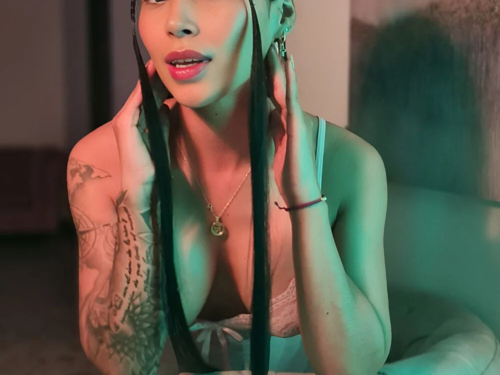 Charlot_Vega_ অফলাইন XXX চ্যাট