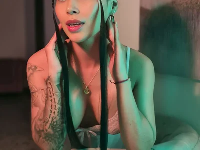 Charlot_Vega_ profile