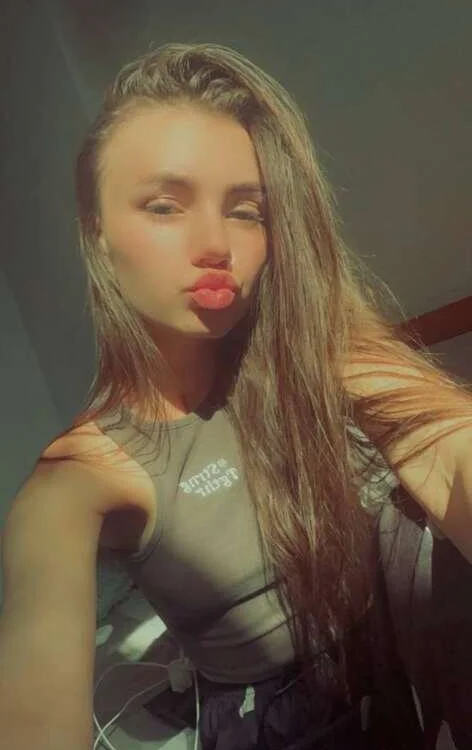 ArianaOakes offline chatrum