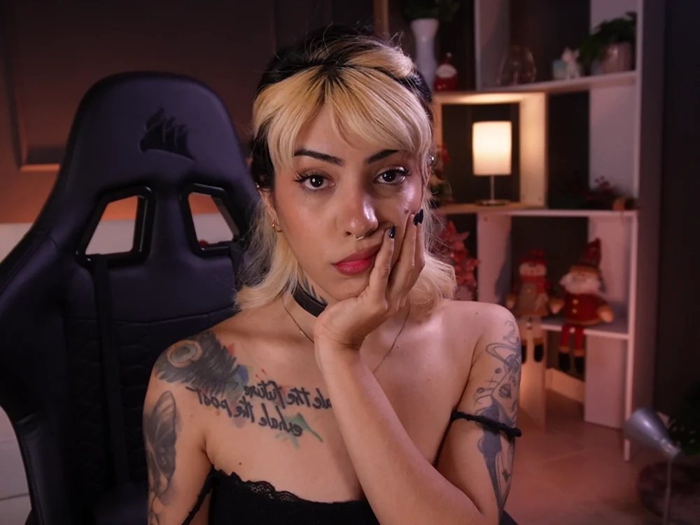 kitty_pruun Offline XXX chat