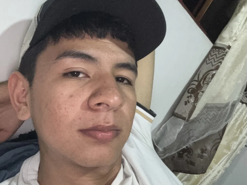 andresinh_ offline XXX-chatje