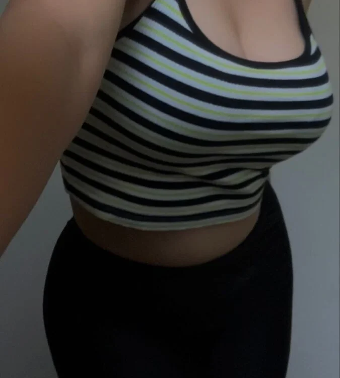 NAUGHTY_Niya's Offline XXX Chat