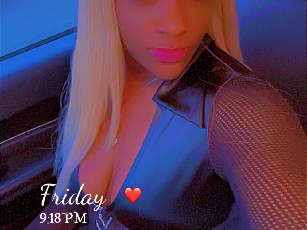 unknowngoddessn Offline XXX chat