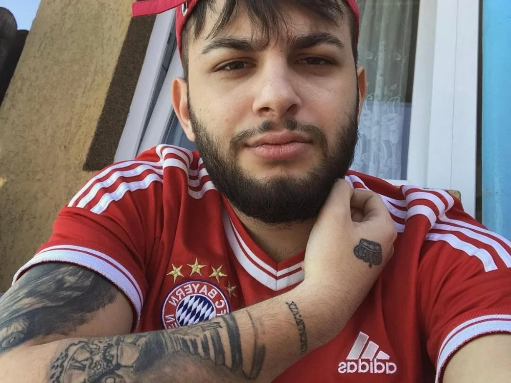 Muratsimsek12's Offline XXX Chat