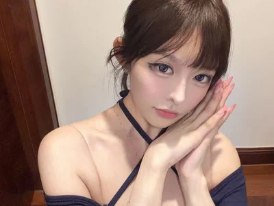 Bunny77_1 Female Brunette Online Webcam Nude