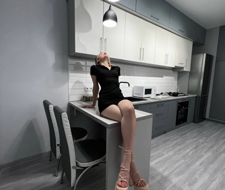 Gorgeous_Girll's Offline XXX Chat