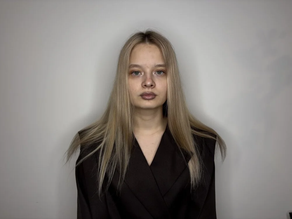 AnnaleeVelez 離線 XXX 聊天