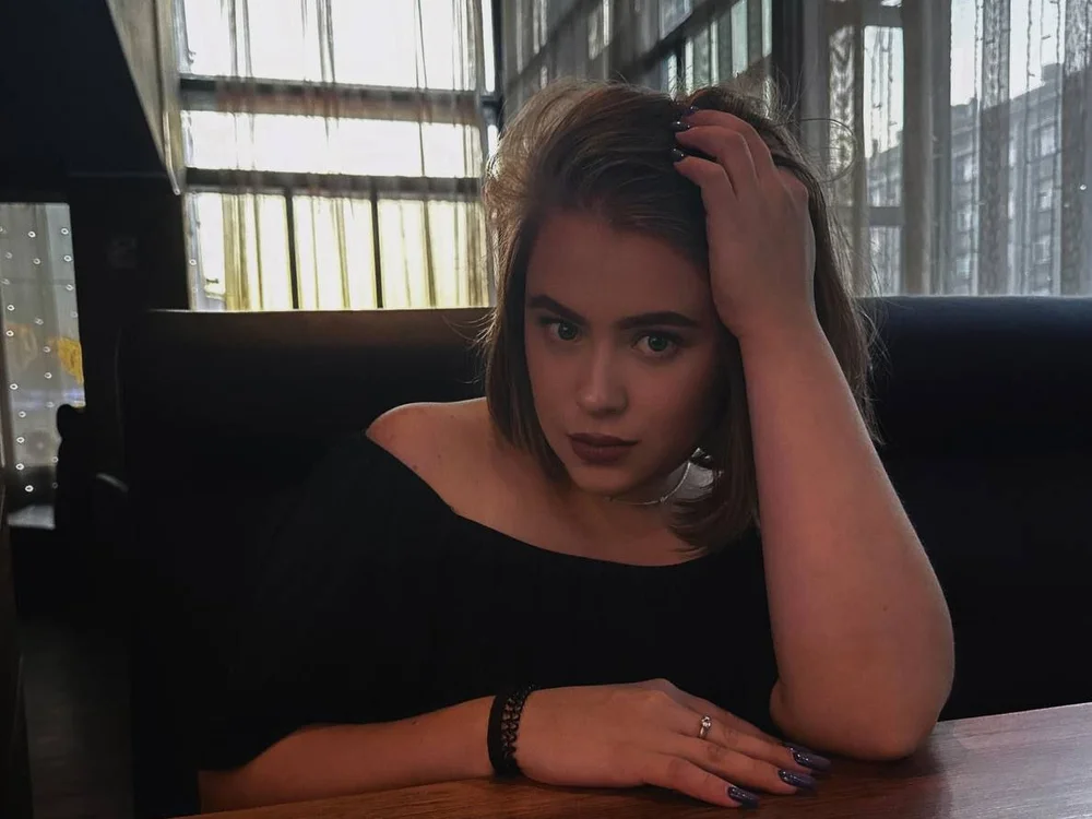 Lilly_Plump's Offline Chat Room