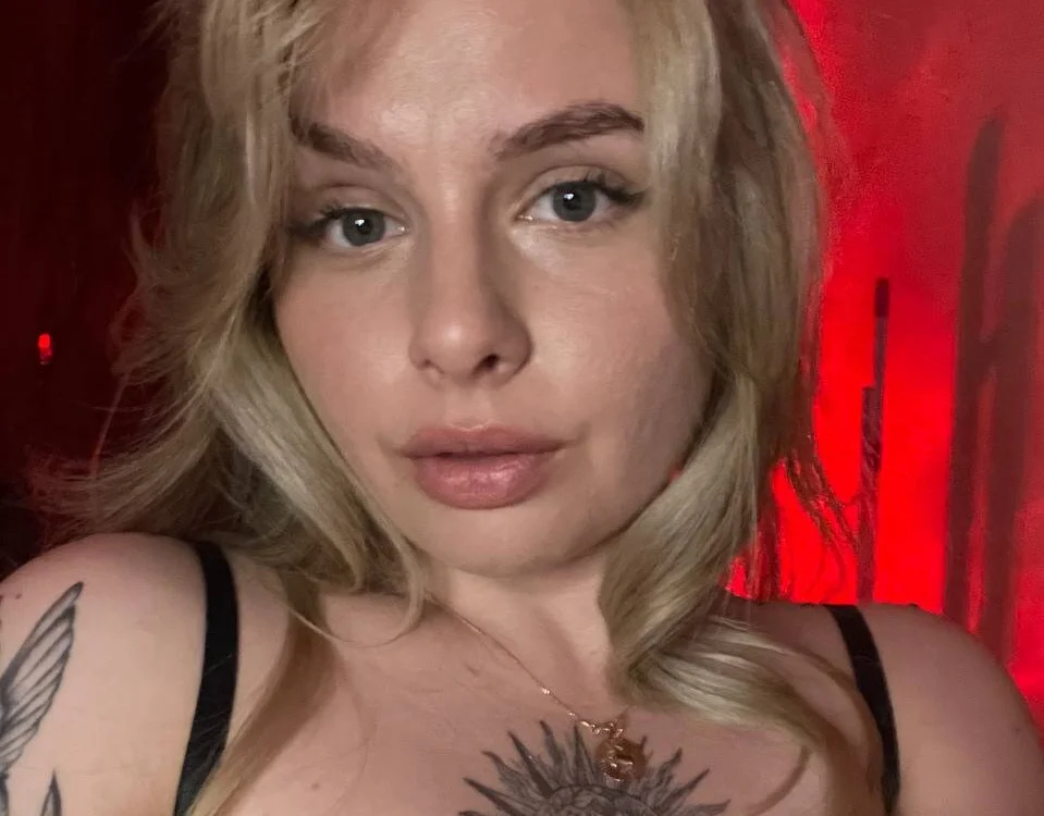 Офлайн-чат XXX AngelicaHollywood