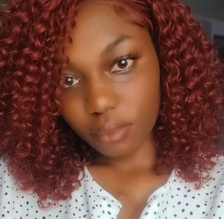 SexyZcarlet's Offline Chat Room