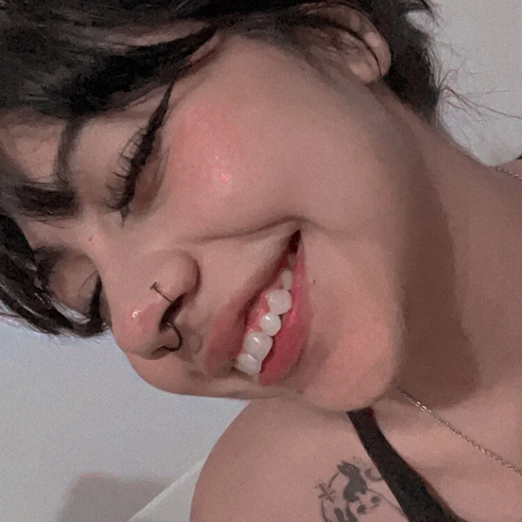 Amapola_owen's Offline XXX Chat