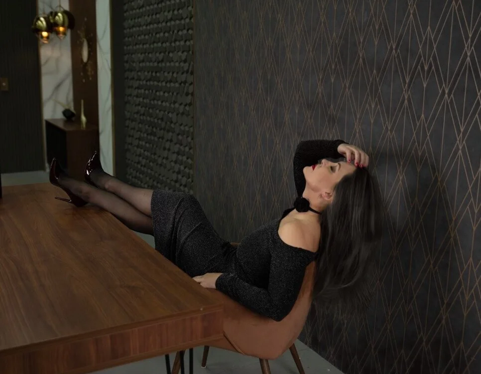Violetti Obrolan XXX Offline