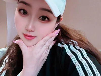 Yangyang-8888 Female Mediumhair Chat Webcam