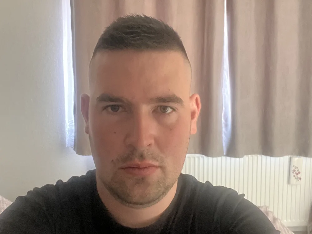 Andris972's Offline Chat Room