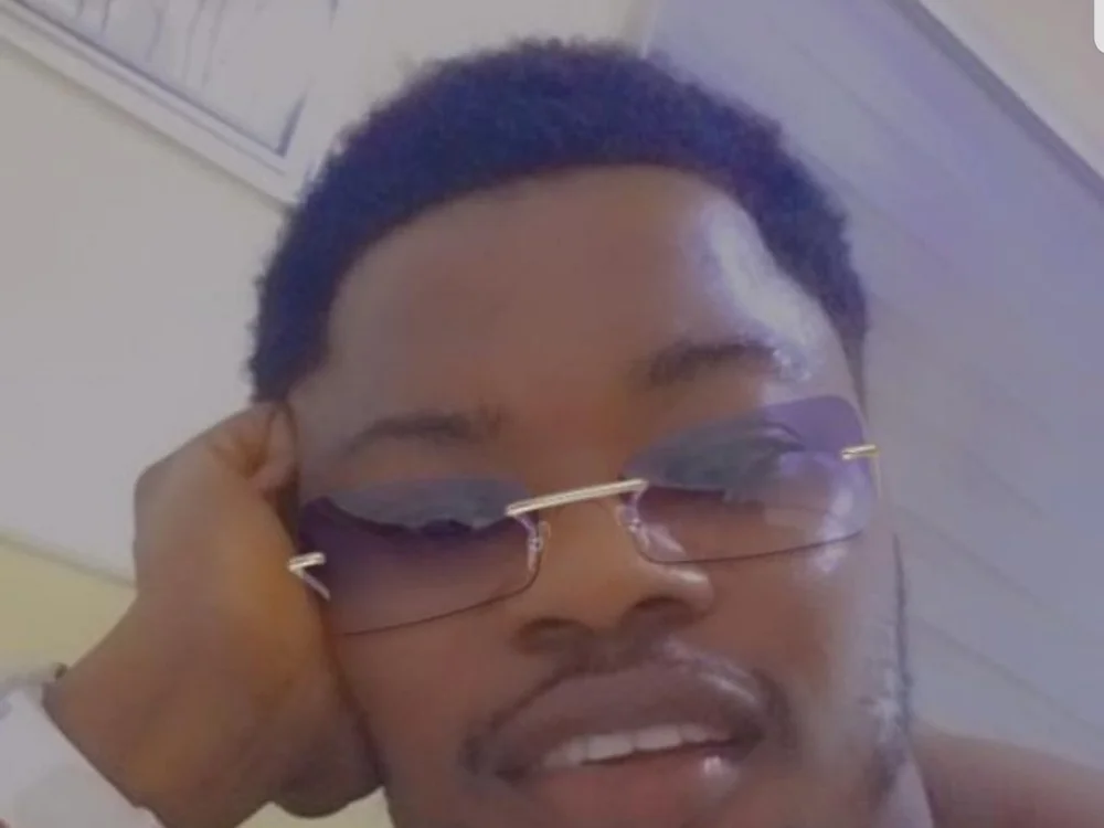 loverboy-15's Offline Chat Room