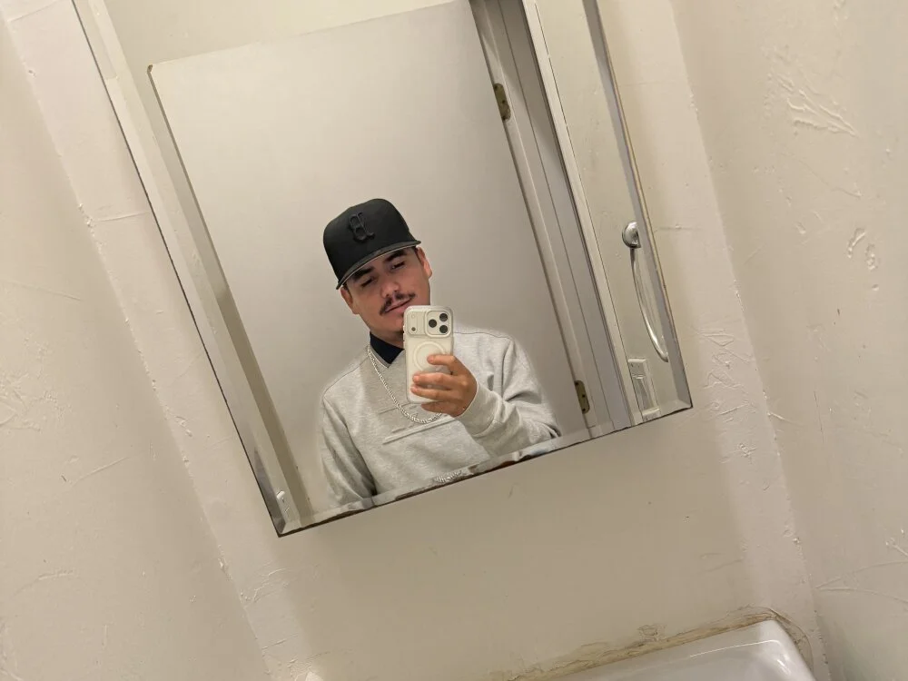 Victorbarron13's Offline XXX Chat