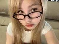 Онлайн чат XXX AnnaVeloury