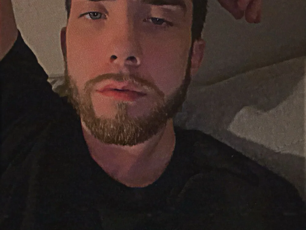 KcCumz19's Offline XXX Chat