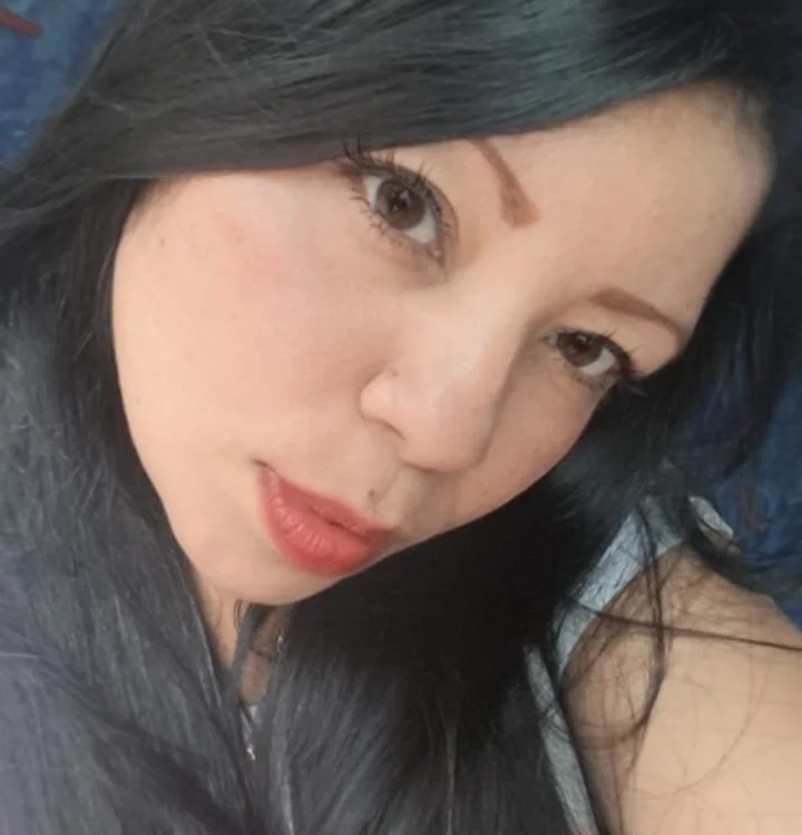 Isis_Montaner offline chatrum