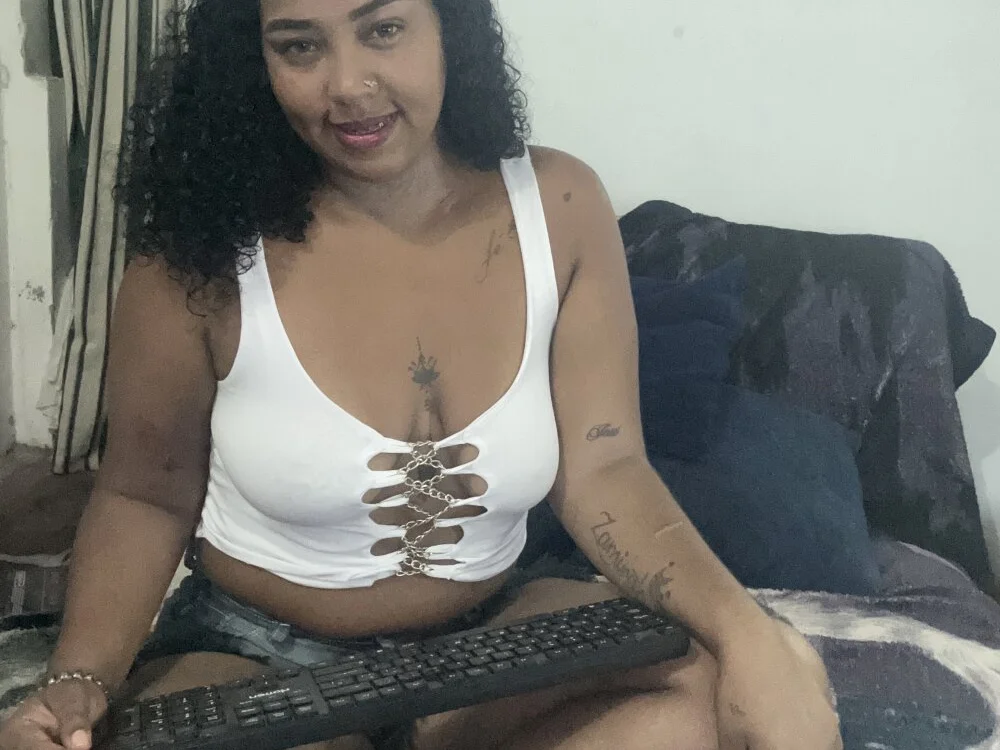 Negra_sexy_hot 離線 XXX 聊天