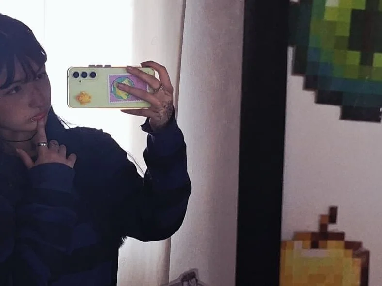 LEAH_TAYn Offline XXX chat